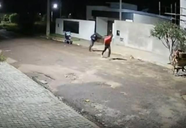 Imagem da noticia PM reage a assalto, troca tiros com bandidos e mata um