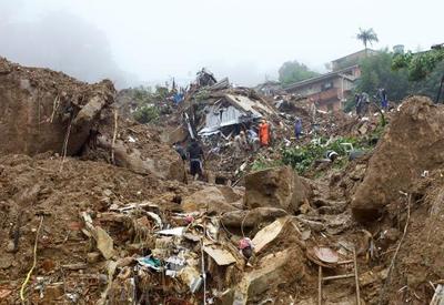 Maior chuva dos últimos 90 anos deixa 105 mortos até o momento em Petrópolis Maior chuva dos últimos 90 anos deixa 105 mortos até o momento em Petrópolis