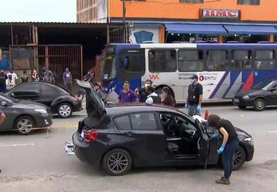 Motorista em carro de luxo é executado em São Paulo Motorista em carro de luxo é executado em São Paulo