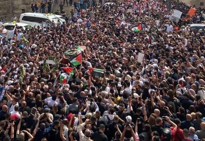 Tensão marca funeral de jornalista da Al-Jazeera em Jerusalém Tensão marca funeral de jornalista da Al-Jazeera em Jerusalém
