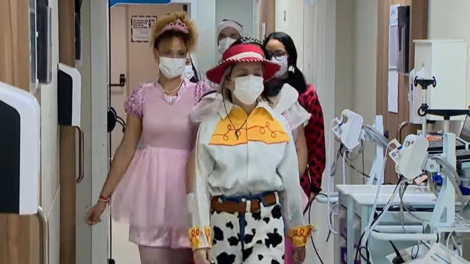 Imagem da noticia Grupo leva música e alegria para crianças internadas no Natal