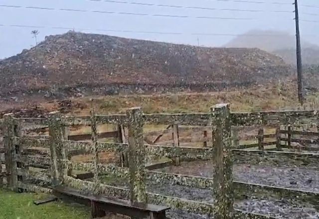 Imagem da noticia Neve surpreende turistas em Santa Catarina