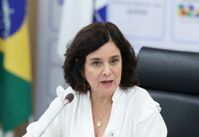 Imagem da noticia Ministra da Saúde anuncia criação de centro de operações de emergência para a dengue