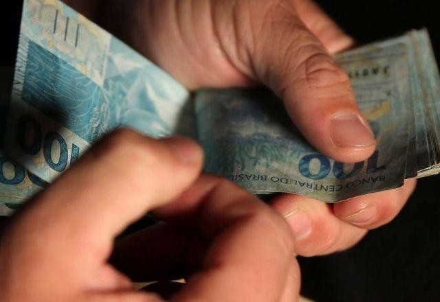 Imagem da noticia Inadimplência é a menor desde 2022 e atinge 28,3% das famílias