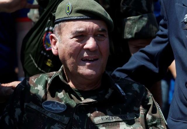 Imagem da noticia Villas Boas cita Macron e sugere resistência do Exército a francês