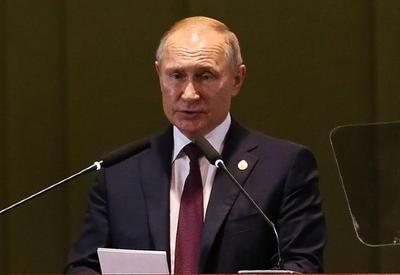 Putin considera retirar Talibã da lista de organizações terroristas Putin considera retirar Talibã da lista de organizações terroristas