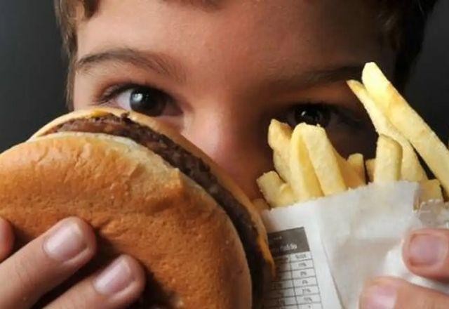 Imagem da noticia Obesidade em crianças cresce 6% e, em adolescentes, 17%, durante a pandemia no Brasil