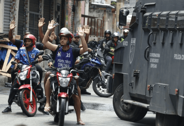 Imagem da noticia ONGs criticam atuação de Castro e classificam operação no Rio como "matança produzida pelo Estado"