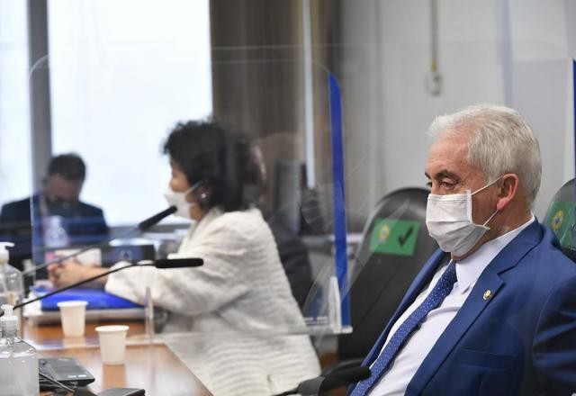 Imagem da noticia Senador médico diz que "não adianta" convocar Nise como testemunha