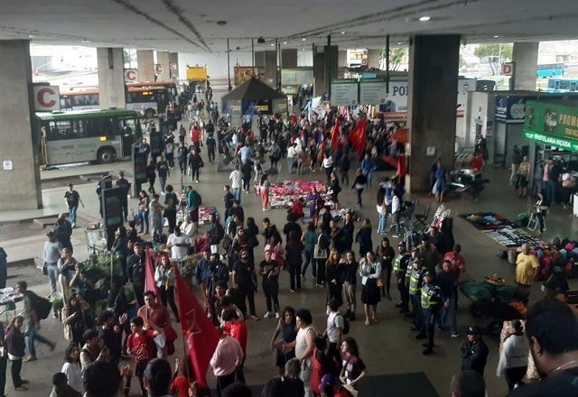 Imagem da noticia Pesquisa aponta que 65% dos brasileiros são favoráveis ao fim da escala 6x1