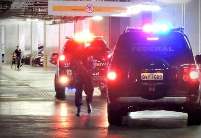 Imagem da noticia PF e PRF fazem operação conjunta contra roubo de cargas e caminhões
