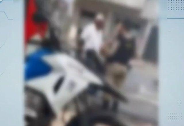 PM agride motorista de ônibus durante atendimento de ocorrência PM agride motorista de ônibus durante atendimento de ocorrência