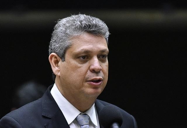 Imagem da noticia Há "várias opiniões" sobre orçamento secreto na transição, diz deputado