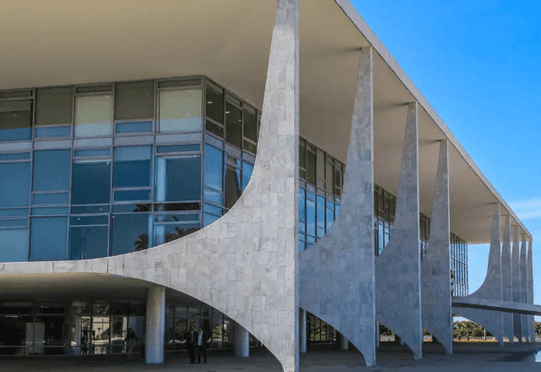 Imagem da notícia: Ameaça de tarifaço: Governo vê lobby da oposição