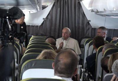 Papa diz que a Igreja Católica está aberta aos homossexuais Papa diz que a Igreja Católica está aberta aos homossexuais
