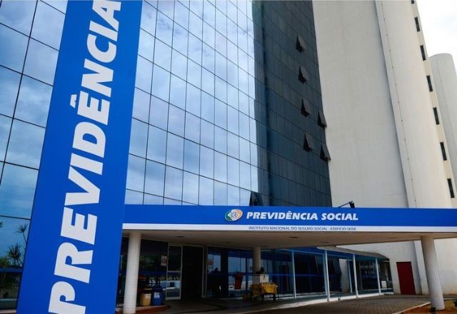 Imagem da noticia Servidores do INSS entram em greve por reajuste salarial