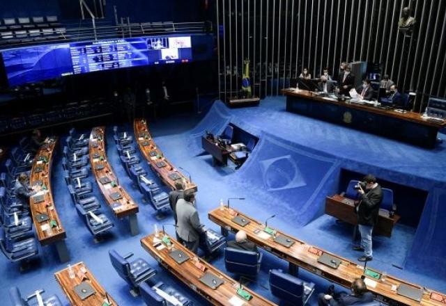 Imagem da noticia Senadores propõem uso do orçamento secreto para pagar piso da enfermagem