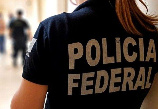 Força Aérea e PF apreendem mais de 1 tonelada de cocaína em aeronave no Mato Grosso Força Aérea e PF apreendem mais de 1 tonelada de cocaína em aeronave no Mato Grosso