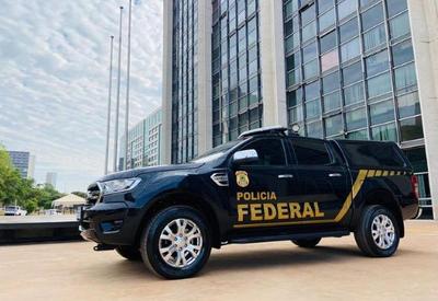 Polícia Federal desmonta quadrilha que clonava viaturas do Exército Polícia Federal desmonta quadrilha que clonava viaturas do Exército