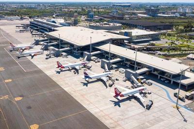 Aeroporto de Porto Alegre volta a operar com 100% da capacidade da pista nesta segunda (16) Aeroporto de Porto Alegre volta a operar com 100% da capacidade da pista nesta segunda (16)