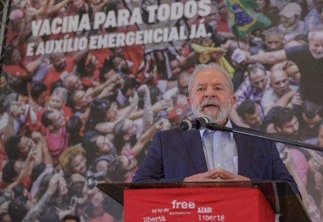 Lula deve focar em "bolso, bucho e democracia", orientam aliados do MDB Lula deve focar em "bolso, bucho e democracia", orientam aliados do MDB