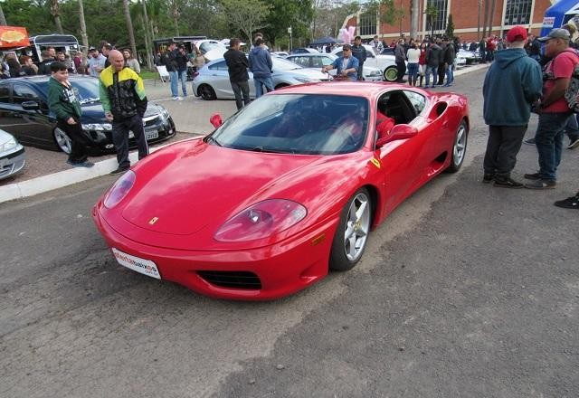 Imagem da noticia Loja é condenada a devolver valor pago por cliente para comprar Ferrari