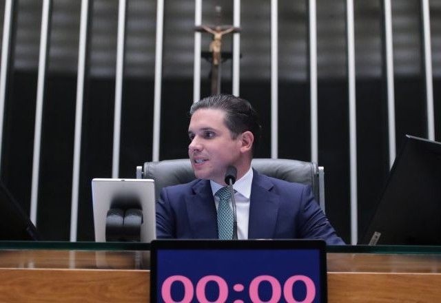 Imagem da noticia Hugo Motta tenta evitar efeito cascata antes da derrubada do veto ao PL da Dosimetria