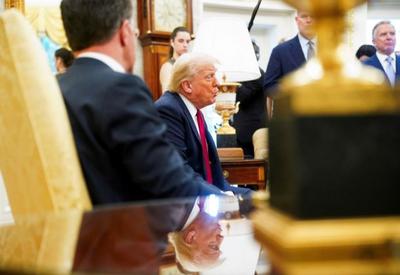 Trump ameaça Rússia com tarifa de 100% se guerra na Ucrânia não acabar em 50 dias Trump ameaça Rússia com tarifa de 100% se guerra na Ucrânia não acabar em 50 dias