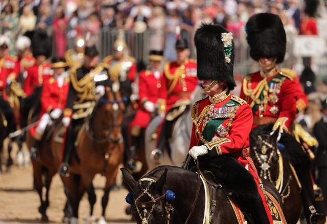 Imagem da noticia Família real celebra 70 anos de reinado da rainha Elizabeth II
