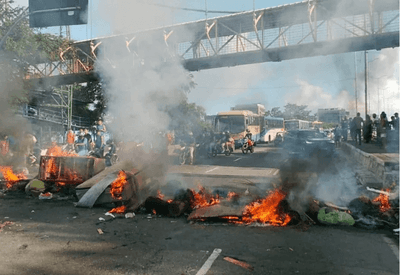 Protesto de carroceiros causa congestionamentos em várias vias de Recife e Olinda Protesto de carroceiros causa congestionamentos em várias vias de Recife e Olinda