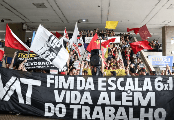 Imagem da notícia: Fazenda defende transição em PEC 6X1 e cautela com impactos sobre o mercado