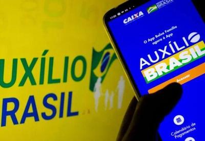 Empréstimo consignado do Auxílio Brasil passa a valer nesta 2ª feira Empréstimo consignado do Auxílio Brasil passa a valer nesta 2ª feira