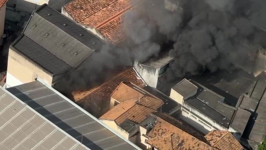 Imagem da noticia Incêndio em fábrica de fantasias de carnaval no Rio deixa 21 feridos; 12 estão em estado grave