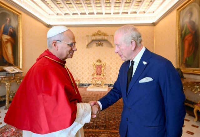 Imagem da noticia Rei Charles e papa Leão rezam juntos em evento que ocorre pela 1ª vez em 500 anos