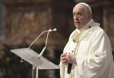 Papa altera lei do Vaticano e amplia regras contra abuso sexual Papa altera lei do Vaticano e amplia regras contra abuso sexual