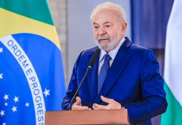 Imagem da noticia Lula diz que Moraes garante a democracia e que parlamentares da oposição deveriam sofrer impeachment: "Traidores da pátria"