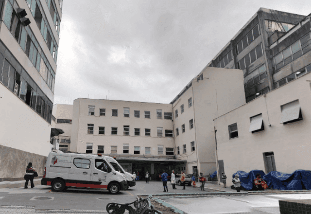 Hospital dos Servidores no Rio pega fogo e assusta pacientes Hospital dos Servidores no Rio pega fogo e assusta pacientes