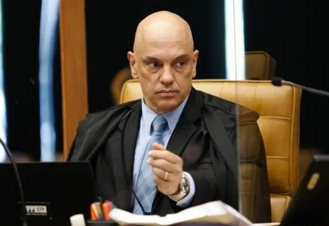 Imagem da noticia Alexandre de Moraes solicita parecer à PGR sobre justificativas de Bolsonaro para estadia na embaixada da Hungria