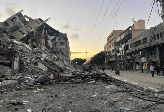 Imagem da noticia Hamas e Israel fecham acordo de cessar-fogo e liberação de reféns