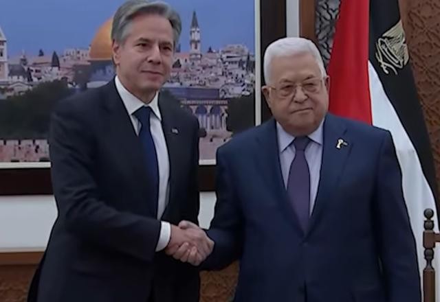 Imagem da noticia Secretário de Estado dos EUA se reúne com presidente da Autoridade Palestina