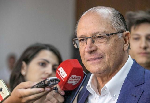 Imagem da noticia Chuvas no litoral paulista: Alckmin visita hoje cidade de São Sebastião