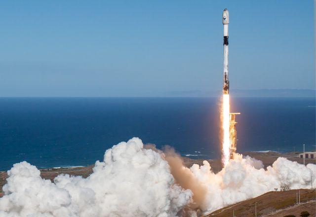SpaceX lança satélite-espião da Coreia do Sul SpaceX lança satélite-espião da Coreia do Sul