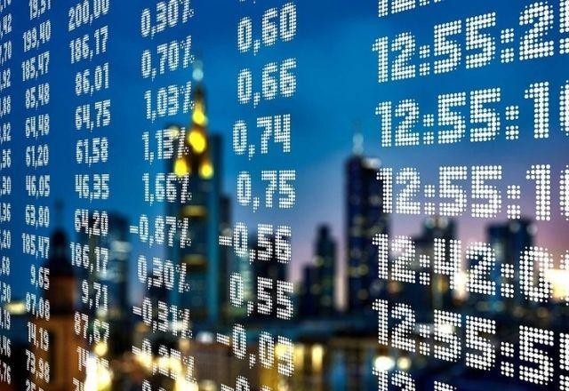 Imagem da noticia Bolsas globais operam em forte baixa após nova variante de covid-19