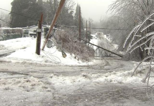 Imagem da noticia Tempestade de gelo deixa 1 milhão de canadenses sem energia elétrica
