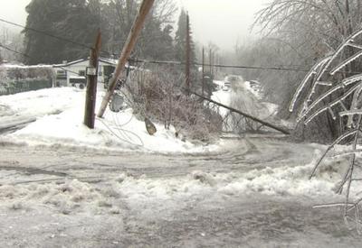 Tempestade de gelo deixa 1 milhão de canadenses sem energia elétrica Tempestade de gelo deixa 1 milhão de canadenses sem energia elétrica