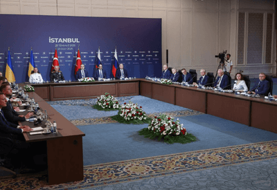 Rússia e Ucrânia concordam em trocar prisioneiros civis em nova rodada de negociações na Turquia Rússia e Ucrânia concordam em trocar prisioneiros civis em nova rodada de negociações na Turquia