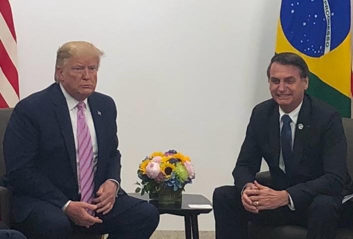 Imagem da noticia Bolsonaro aposta em convite oficial de Trump para reaver passaporte e ir à posse nos EUA