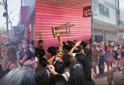 Maquiagem a R$ 5 gera tumulto e confusão em Madureira (RJ) Maquiagem a R$ 5 gera tumulto e confusão em Madureira (RJ)