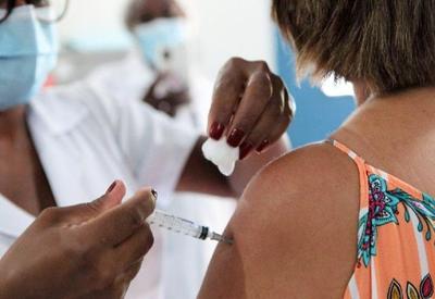 RJ: São Gonçalo e Niterói suspendem vacinação contra Covid-19 por falta de doses RJ: São Gonçalo e Niterói suspendem vacinação contra Covid-19 por falta de doses
