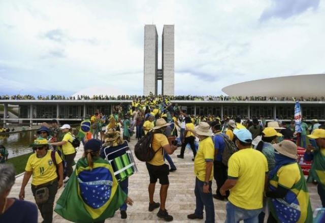 Imagem da noticia Justiça da Argentina ordena prisão de 61 foragidos do 8 de janeiro
